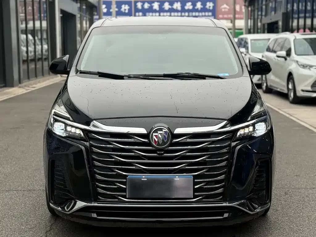 Buick GL8 2023 из CN, фото 2