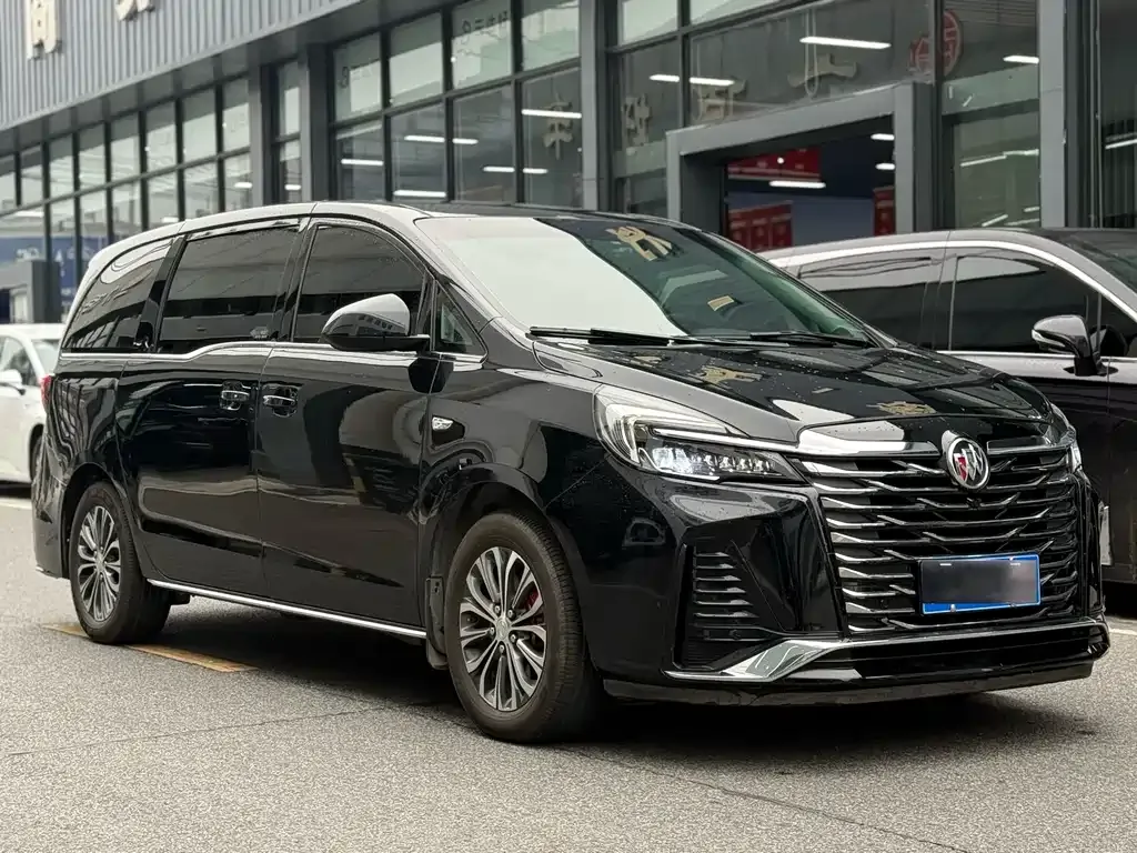 Buick GL8 2023 из CN, фото 3