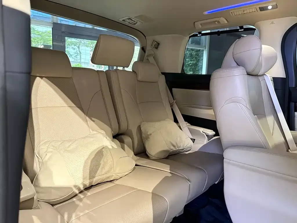 Toyota Alphard 2022 из CN, фото 10