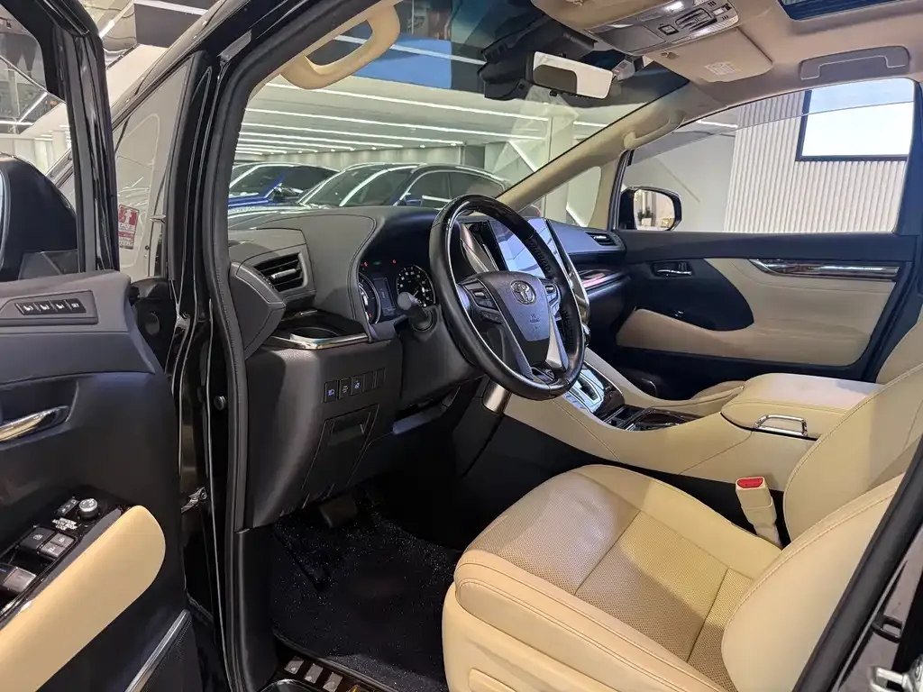 Toyota Alphard 2022 из CN, фото 6