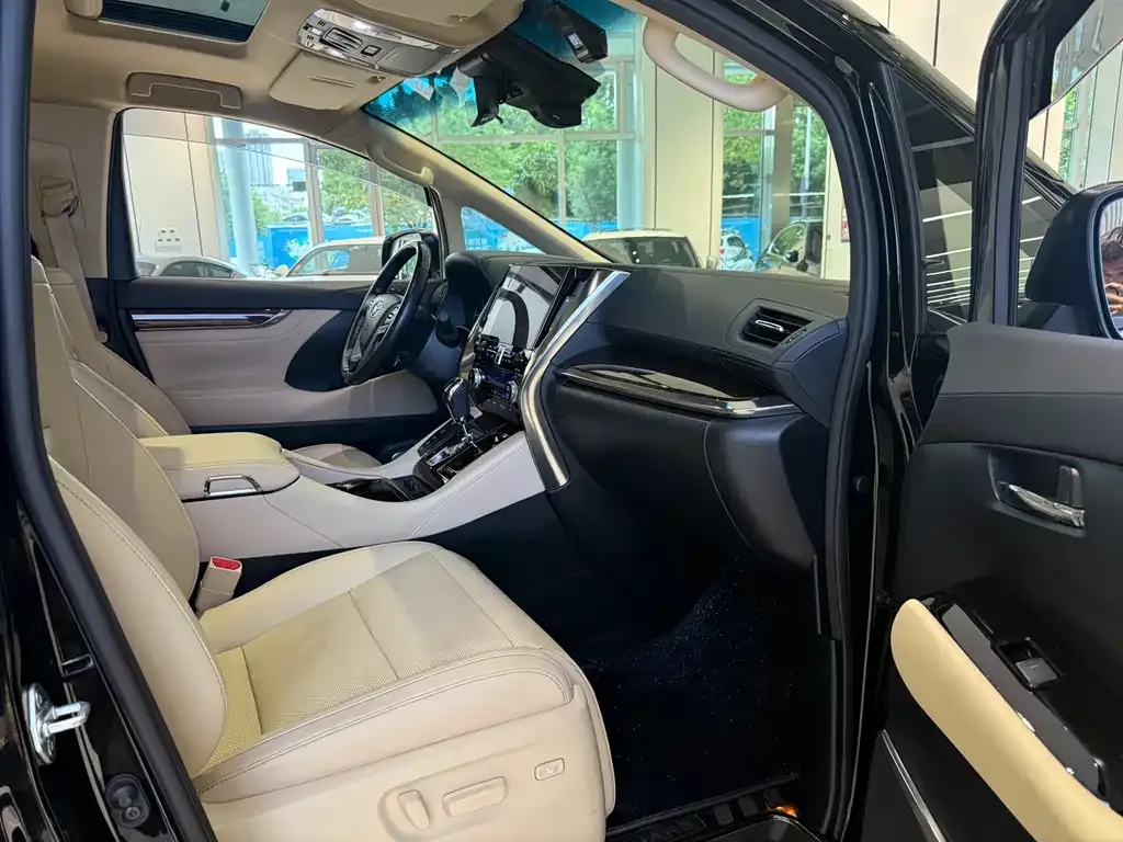 Toyota Alphard 2022 из CN, фото 8