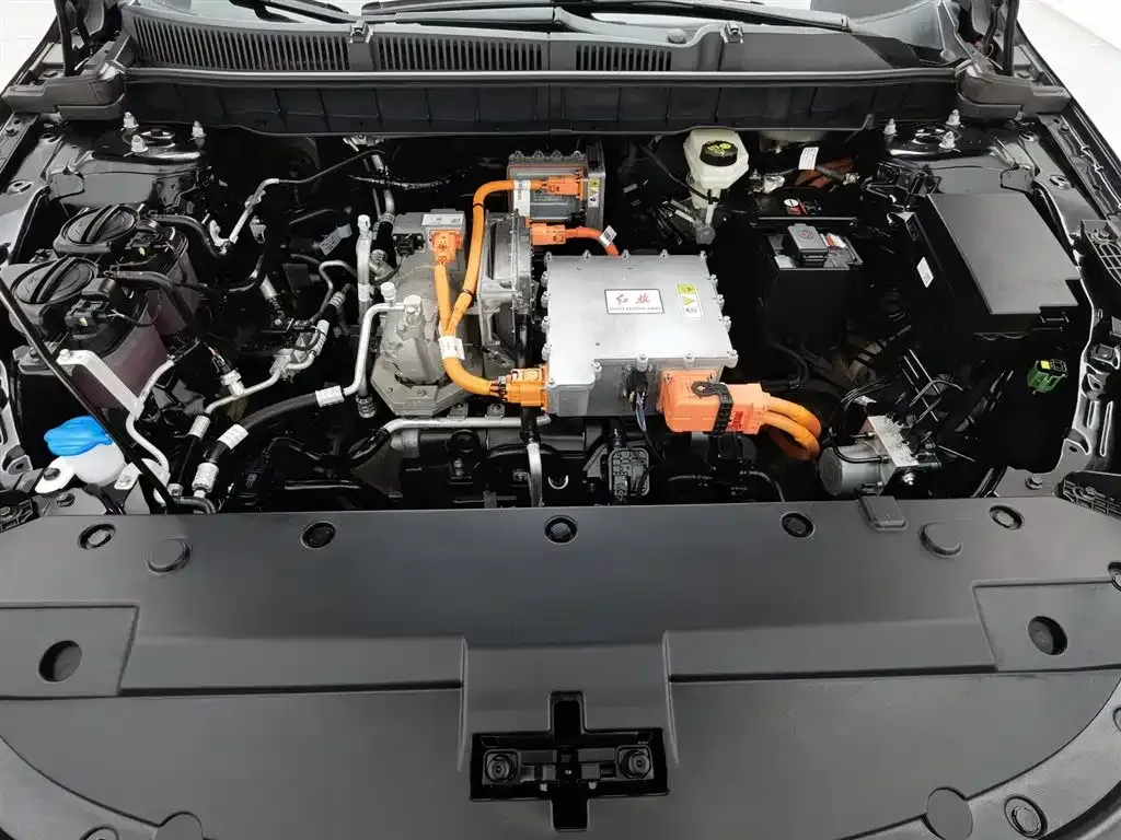 Hongqi E-QM5 2023 из CN, фото 6