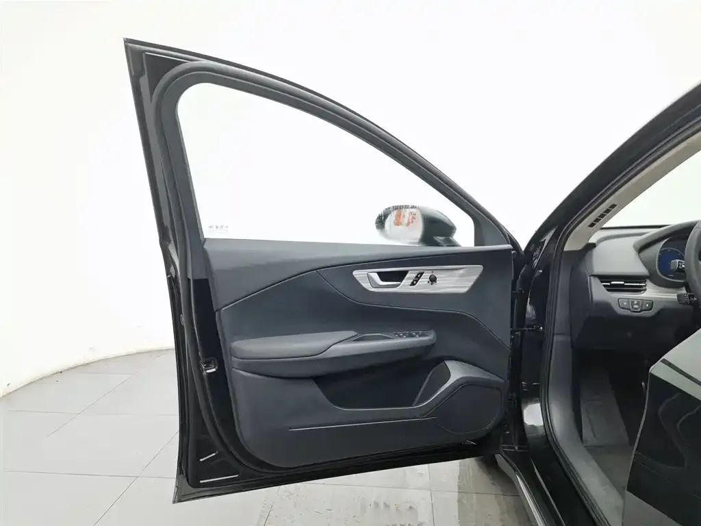 Hongqi E-QM5 2023 из CN, фото 8