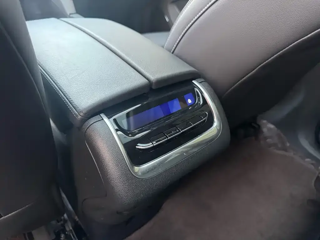 Buick Enclave — фото 10