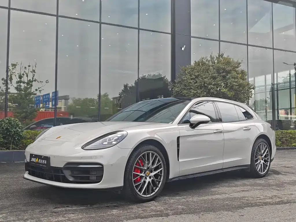 Porsche Panamera — фото 1