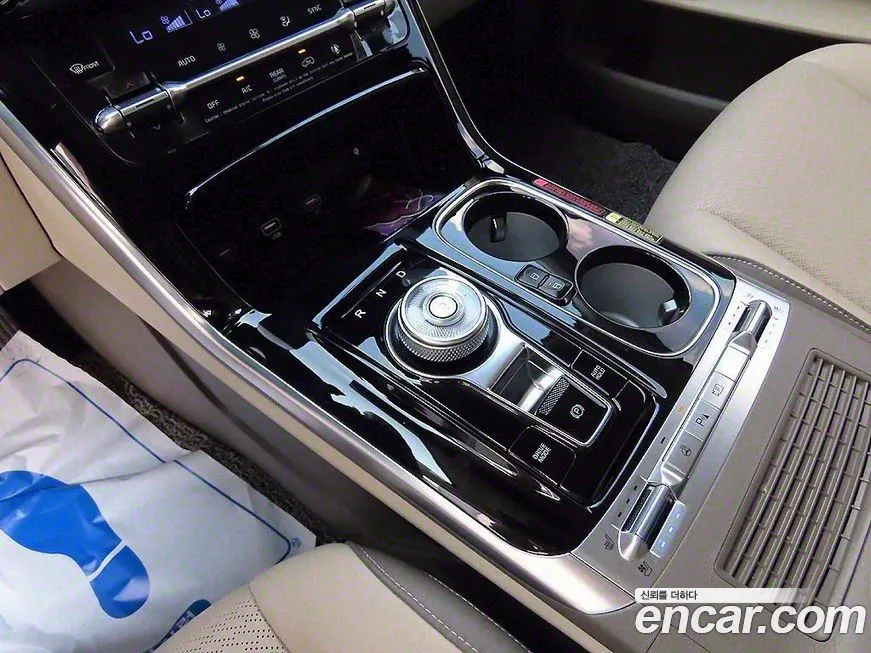 Kia Carnival — фото 10
