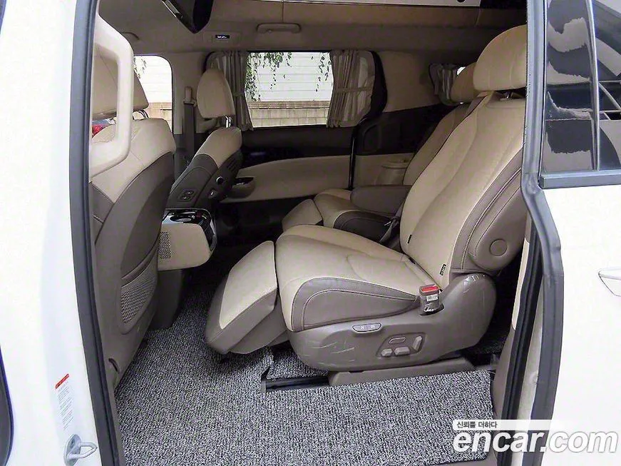 Kia Carnival — фото 6