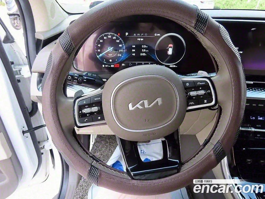 Kia Carnival — фото 8