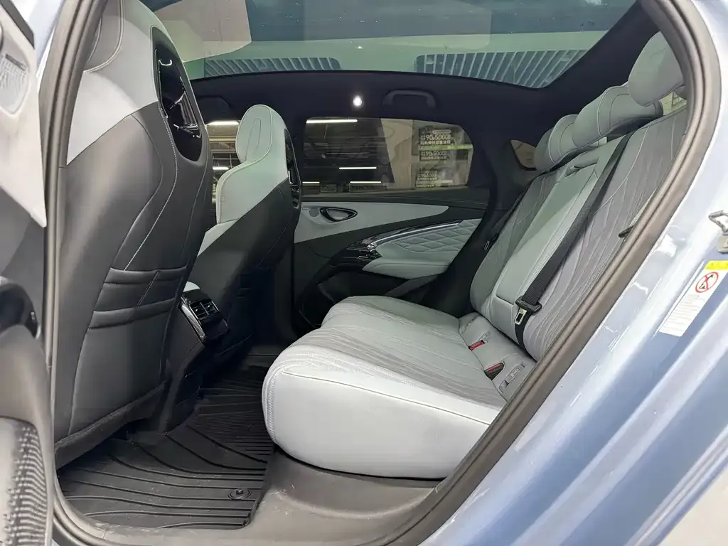 BYD Seal — фото 9