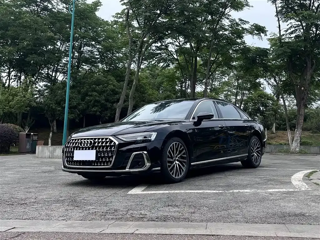 Audi A8 2023 из CN, фото 3