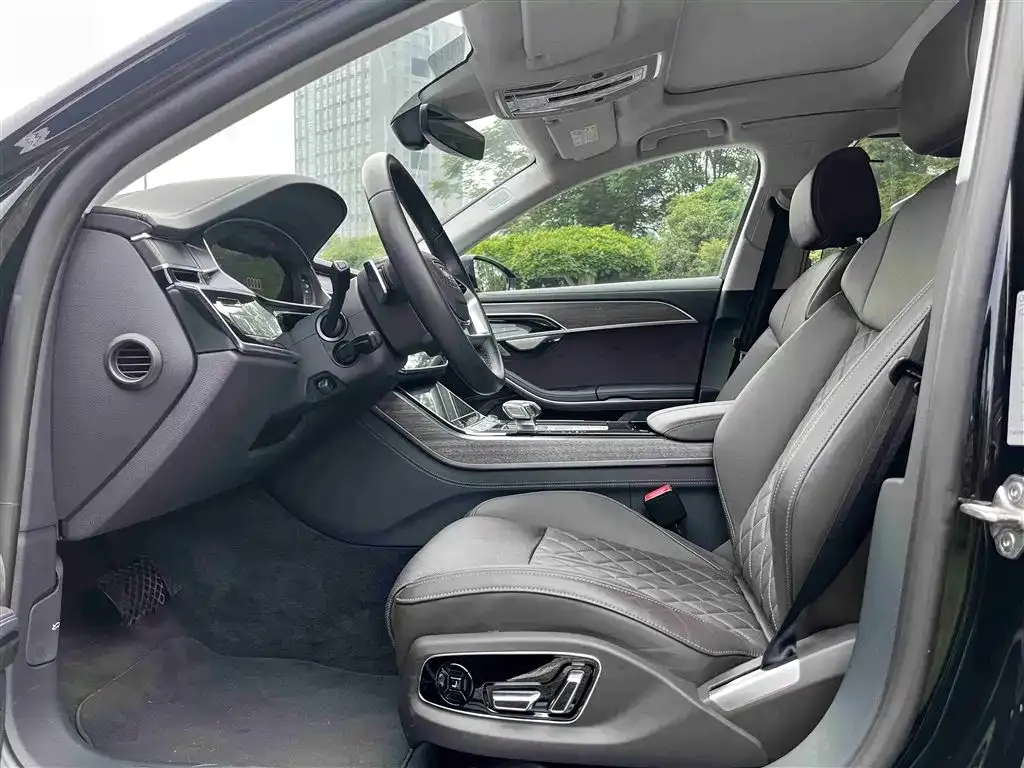 Audi A8 2023 из CN, фото 4
