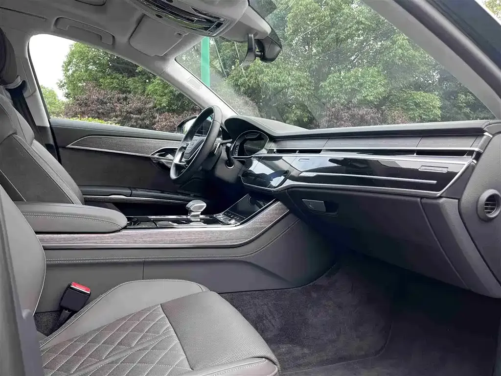 Audi A8 2023 из CN, фото 6