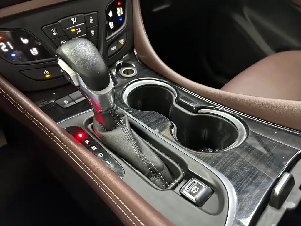 Buick Envision Plus — фото 9