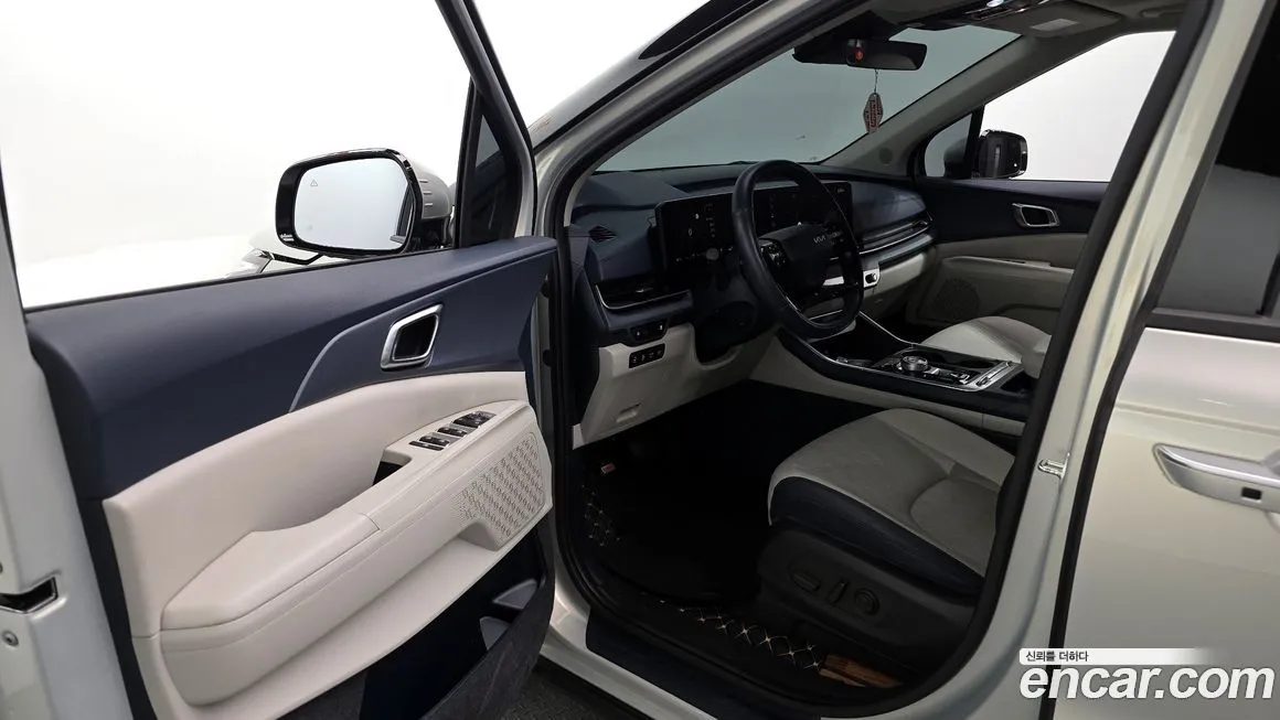 Kia Carnival — фото 10
