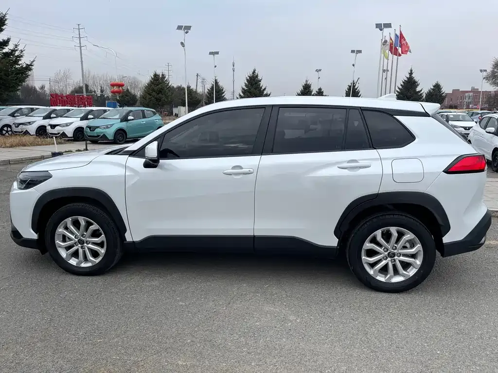 Toyota Frontlander 2023 из CN, фото 7