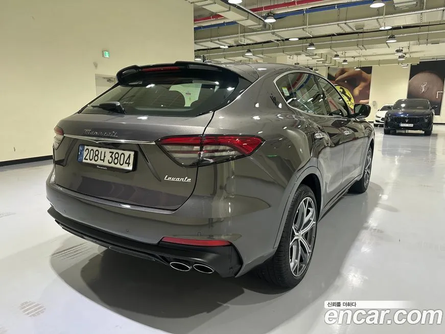 Maserati Levante — фото 2