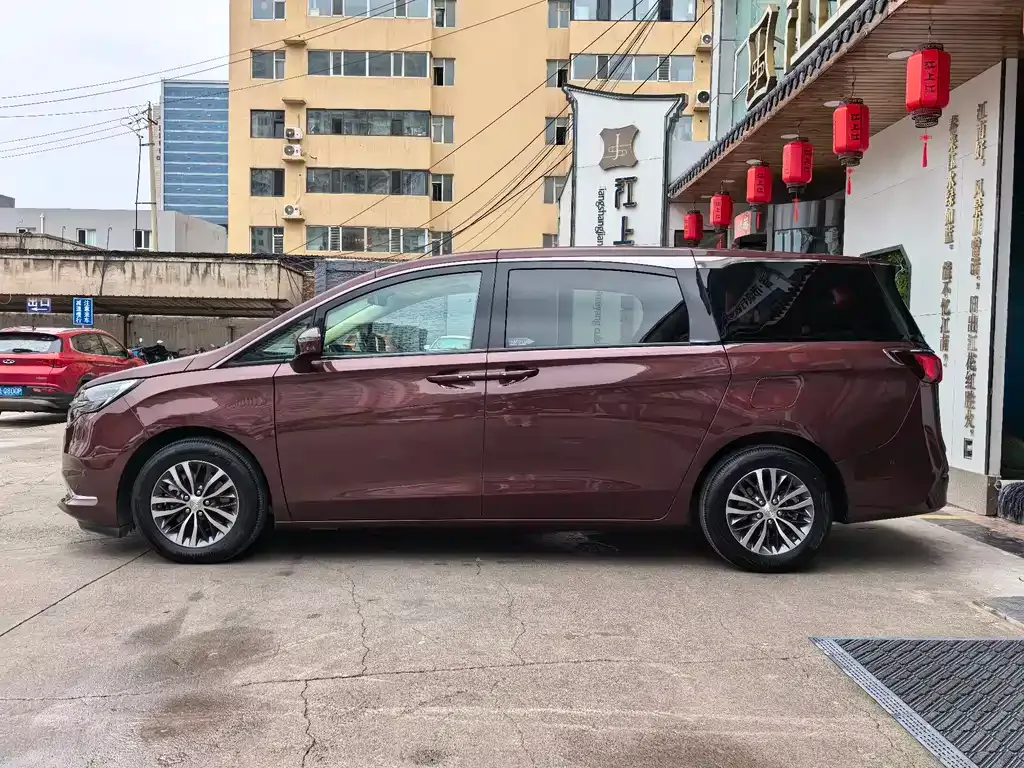 Buick GL8 2022 из CN, фото 3