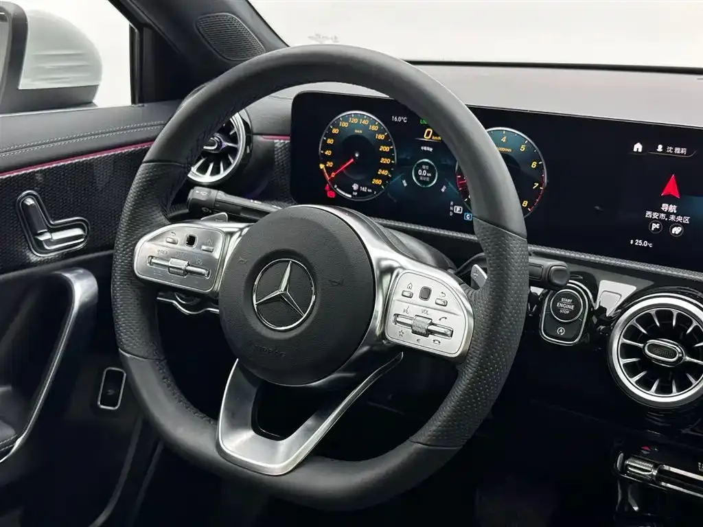 Mercedes-Benz A-Class — фото 10