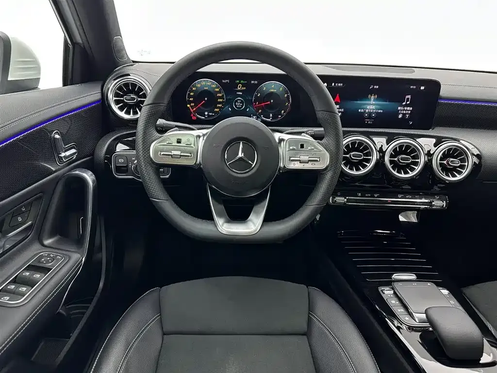 Mercedes-Benz A-Class — фото 9