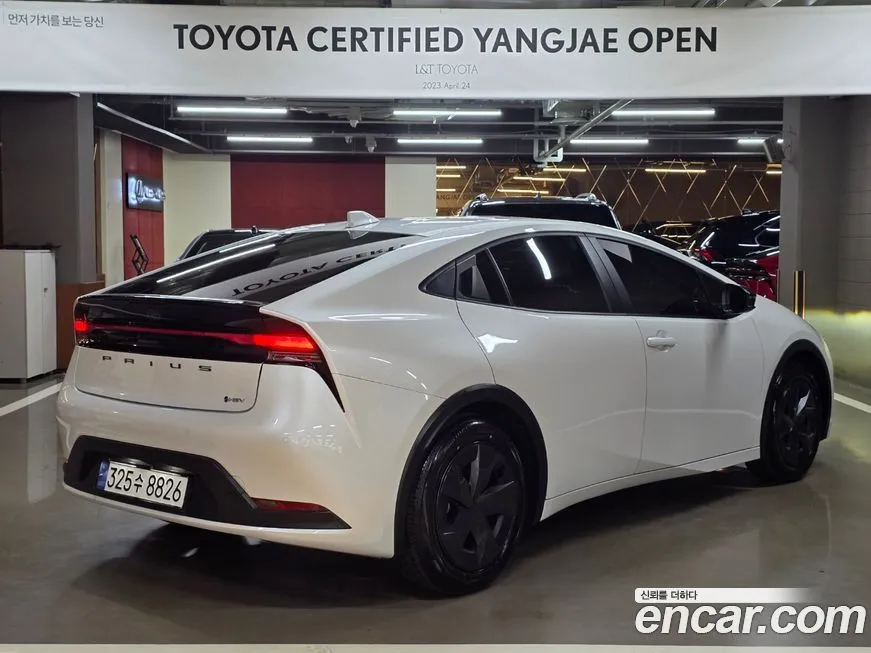 Toyota Prius 2024 из KR, фото 2