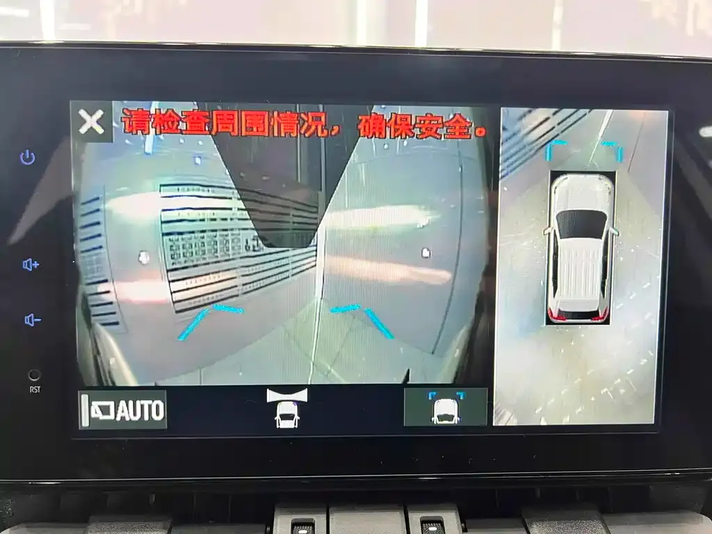 Toyota RAV4 — фото 10