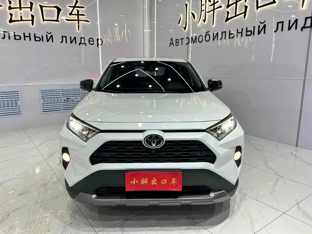 Toyota RAV4 — фото 3