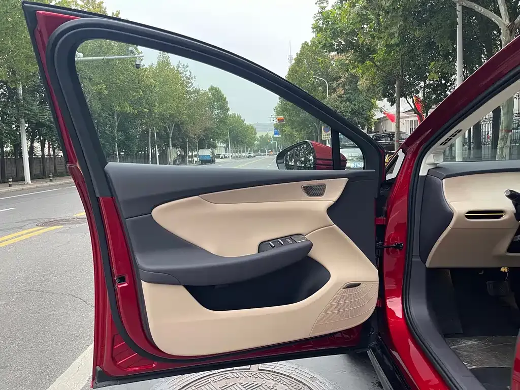 Hongqi Tiangong 05 2025 из CN, фото 6