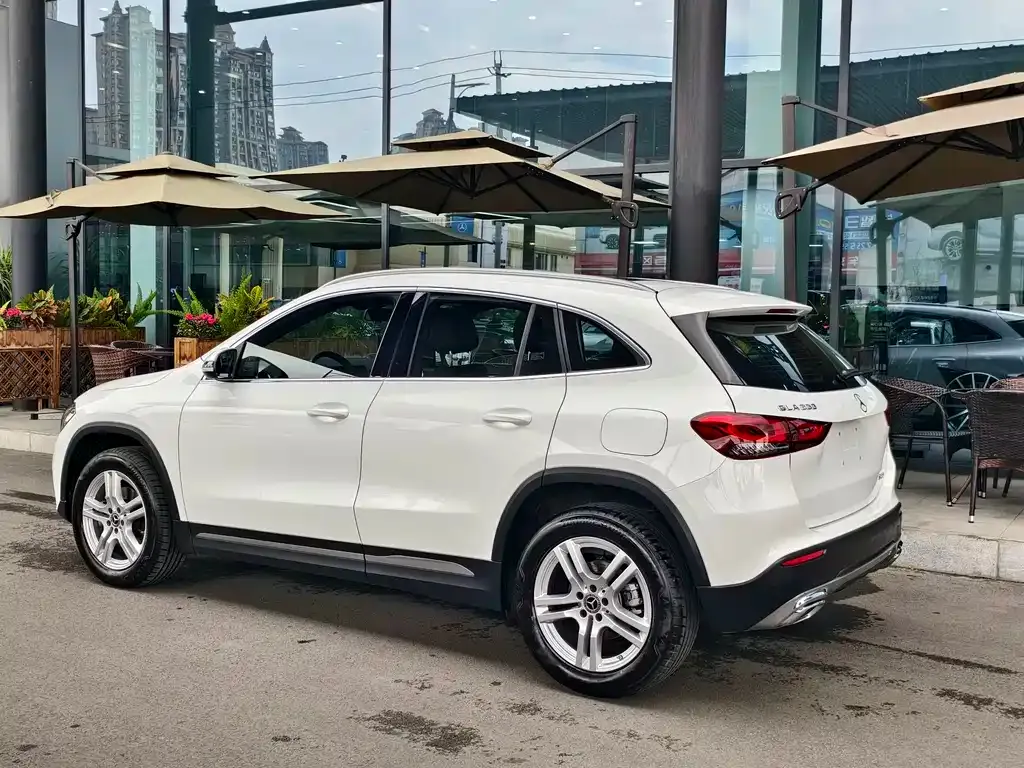 Mercedes-Benz GLA — фото 6