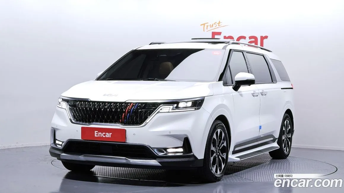Kia Carnival — фото 1