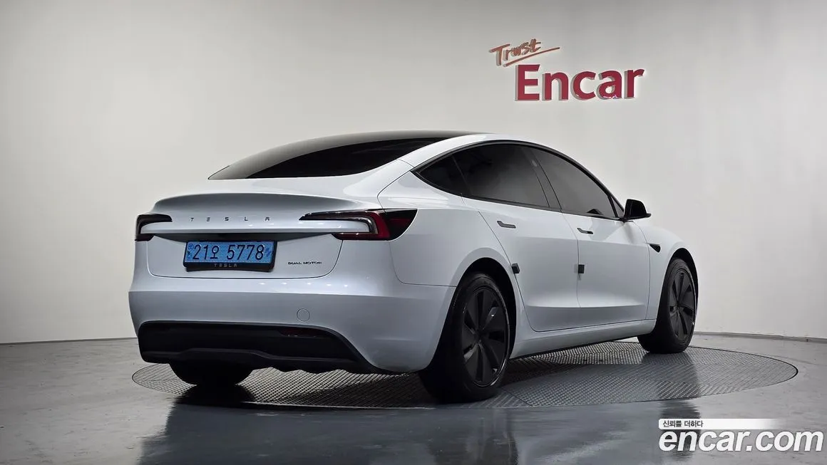 Tesla Model 3 2024 из KR, фото 2