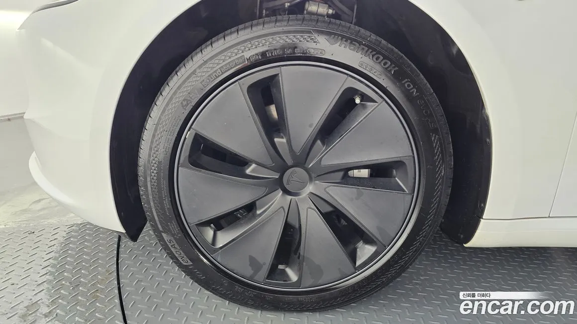 Tesla Model 3 2024 из KR, фото 5