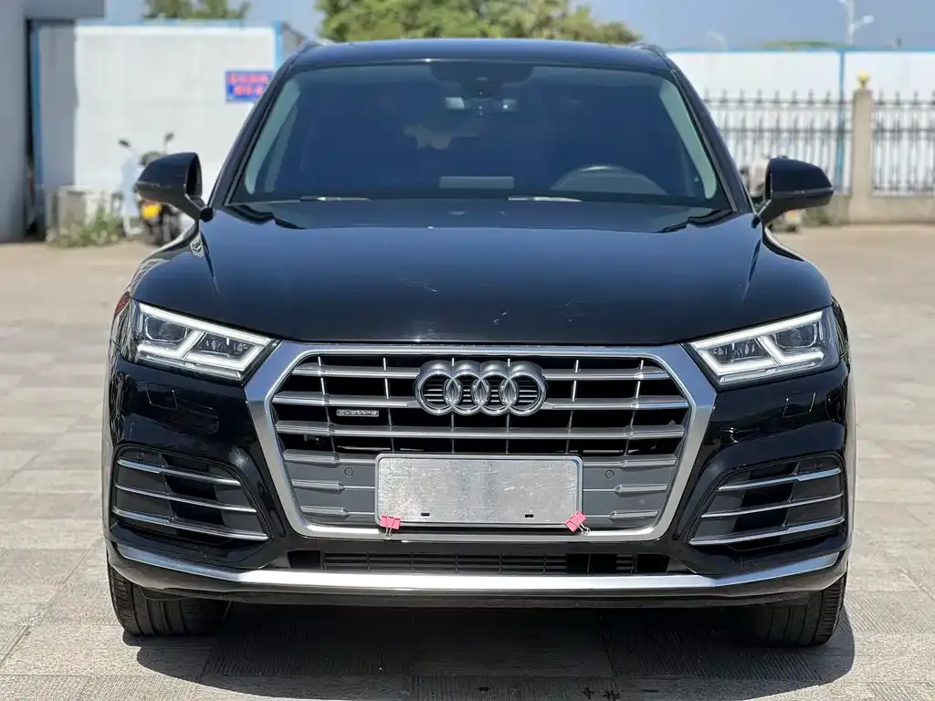 Audi Q5L 2021 из CN, фото 2