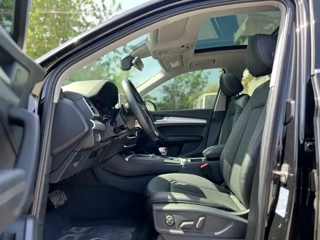 Audi Q5L 2021 из CN, фото 5