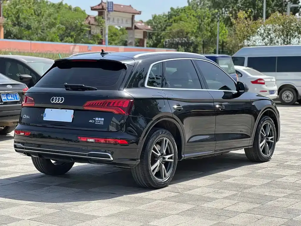 Audi Q5L 2021 из CN, фото 6