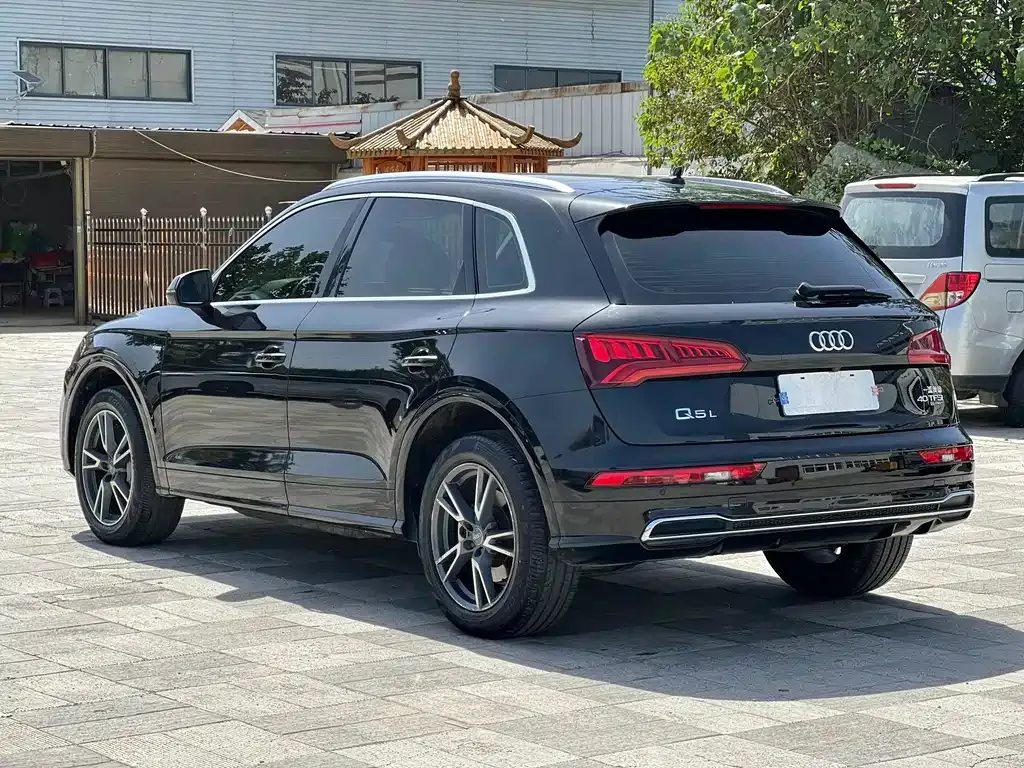 Audi Q5L 2021 из CN, фото 8