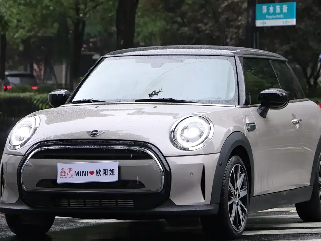 MINI Cooper (3-door) 2024 из CN, фото 1