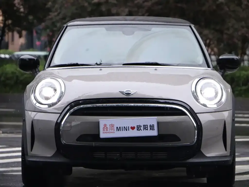 MINI Cooper (3-door) 2024 из CN, фото 2