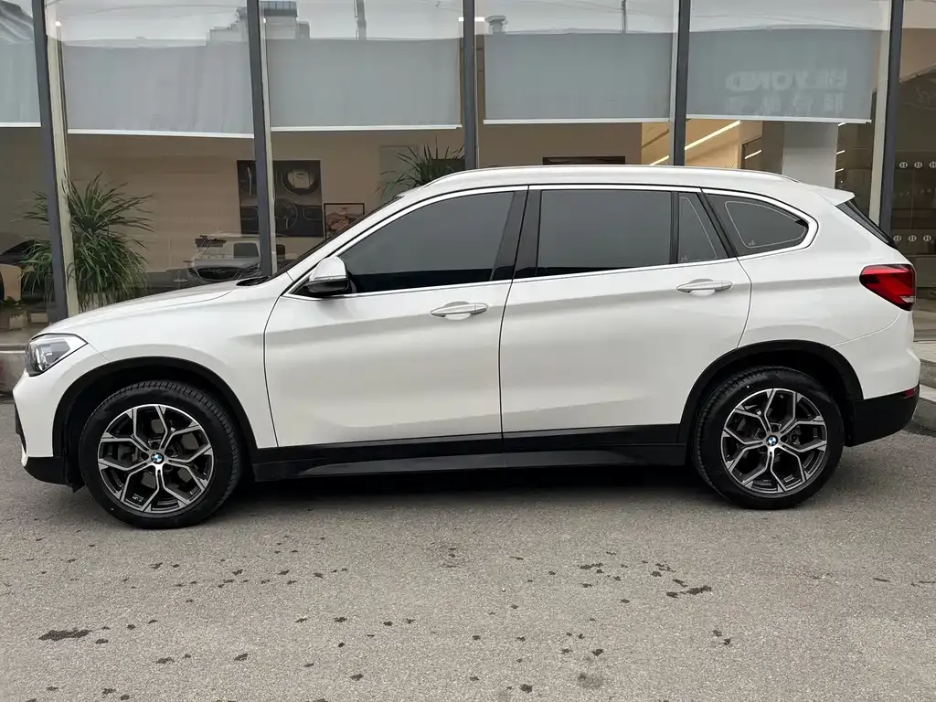 BMW X1 2021 из CN, фото 3