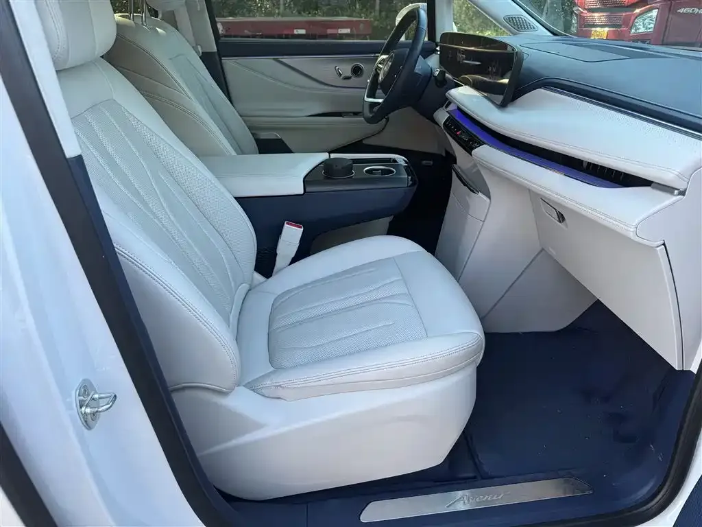 Buick GL8 Hybrid — фото 7