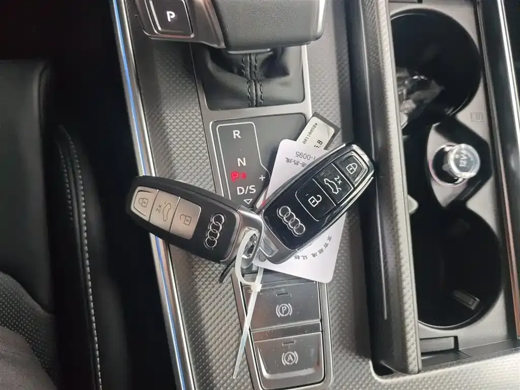 Audi A6L 2025 из CN, фото 9