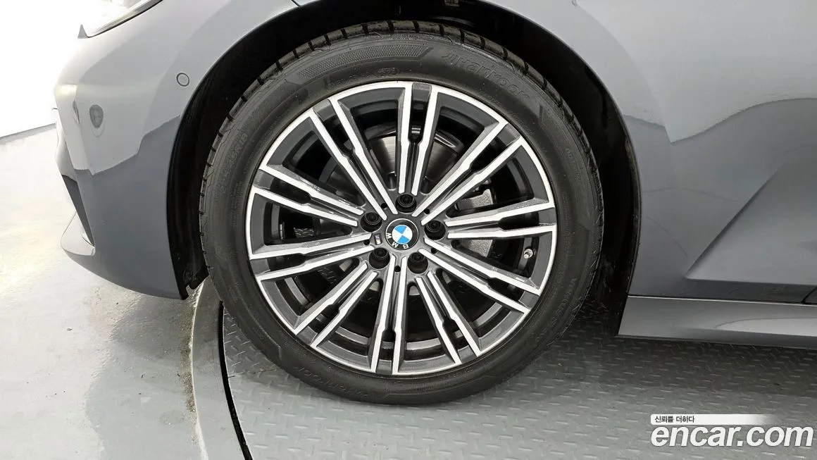 BMW 3-Series 2022 из KR, фото 5