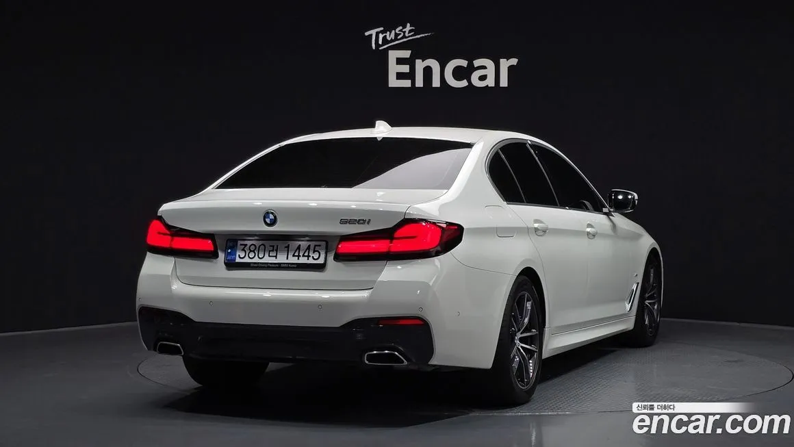BMW 5-Series 2023 из KR, фото 2