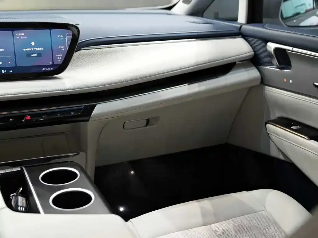 Buick GL8 Hybrid 2024 из CN, фото 8