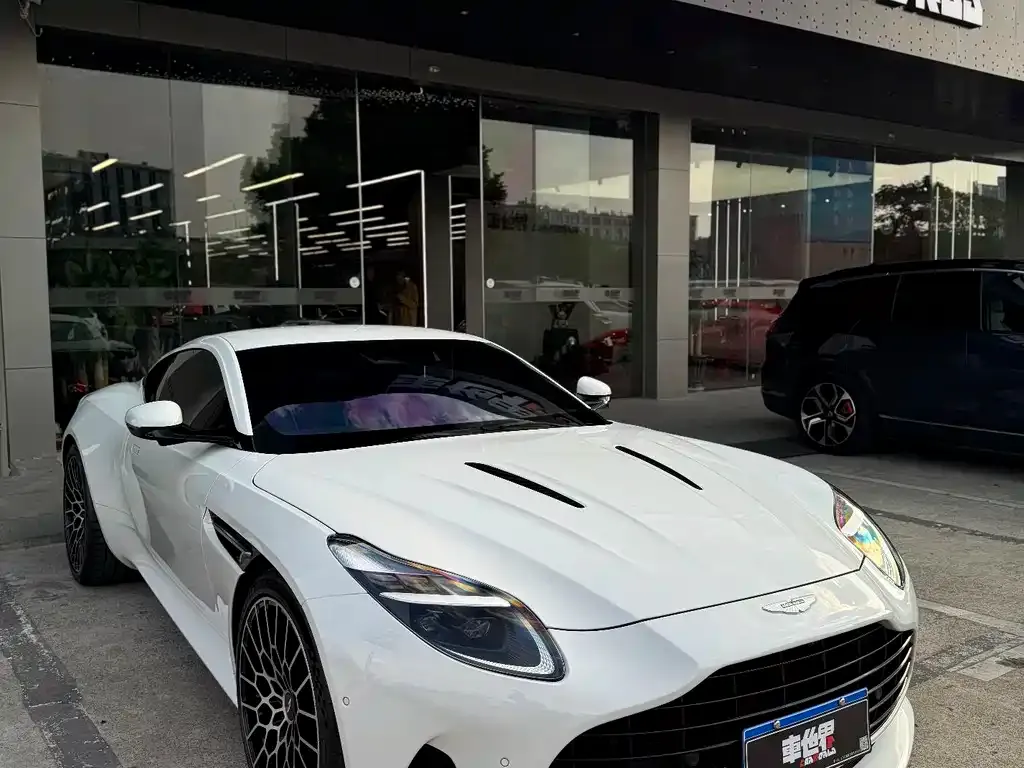 Aston Martin DB12 2024 из CN, фото 2