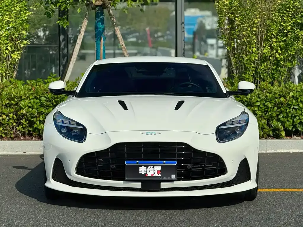 Aston Martin DB12 2024 из CN, фото 3