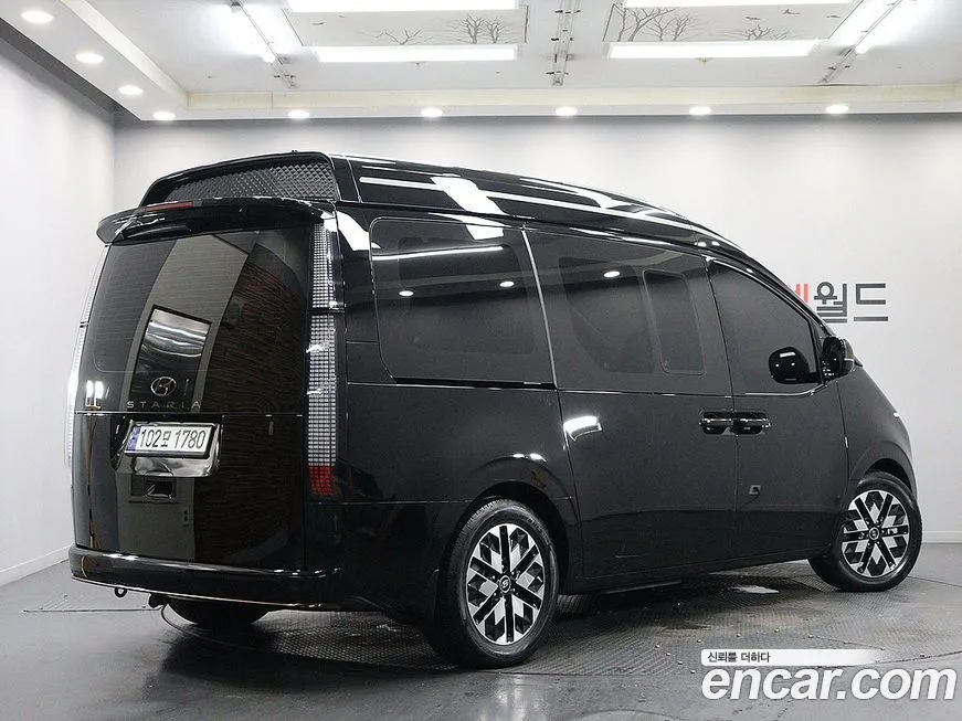 Hyundai Staria — фото 3