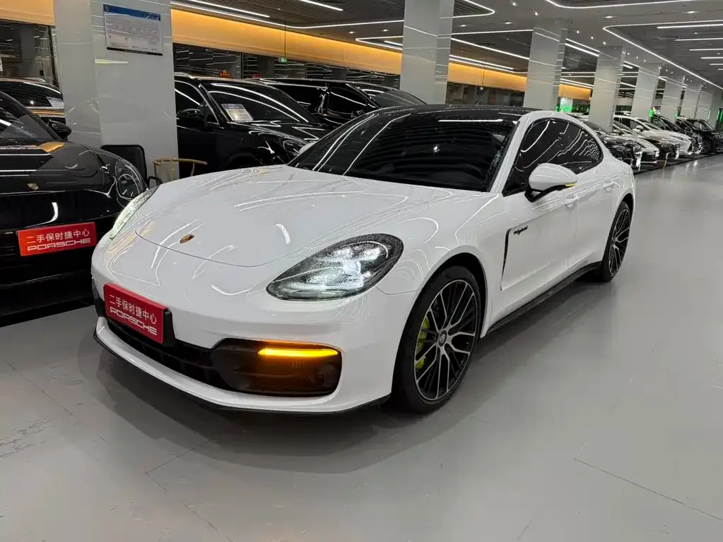 Porsche Panamera Hybrid — фото 1