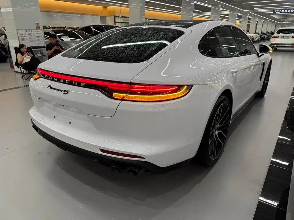 Porsche Panamera Hybrid — фото 6