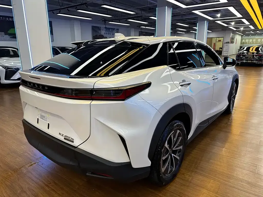 Lexus RZ — фото 5