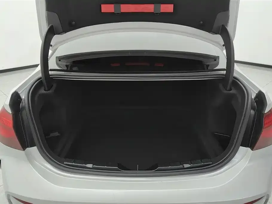 BMW 1 Series 2023 из CN, фото 4